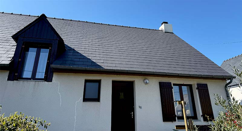 MARIAS PRO RÉNOV : Artisan couvreur en Loire-Atlantique (44) : Installation, rénovation et réparation de couverture, faîtage, Zinguerie de toiture : Gouttières, bande de rives …nettoyage démoussage, traitement anti mousse peinture hydrofuge toiture, Isolation toiture par l’extérieur et isolation intérieur des combles, Nettoyage par bio vapeur et démoussage façade. Ravalement peinture façade boiserie et ferronnerie, Nettoyage des extérieurs :Allée, dallage, pavé, terrasse … Nantes (44000), Orvault (44114), Saint Herblain (44800), Sautron (44880), Coueron (44220), La Chapelle sur Erdre (44240) St Sébastien sur loire (44240), Carquefou (44470), Sainte-Luce-sur-Loire (44980), Rezé (44400), Saint,, Nazaire (44600), Guérande (44350), La Baule (44500), Pornichet (44380)